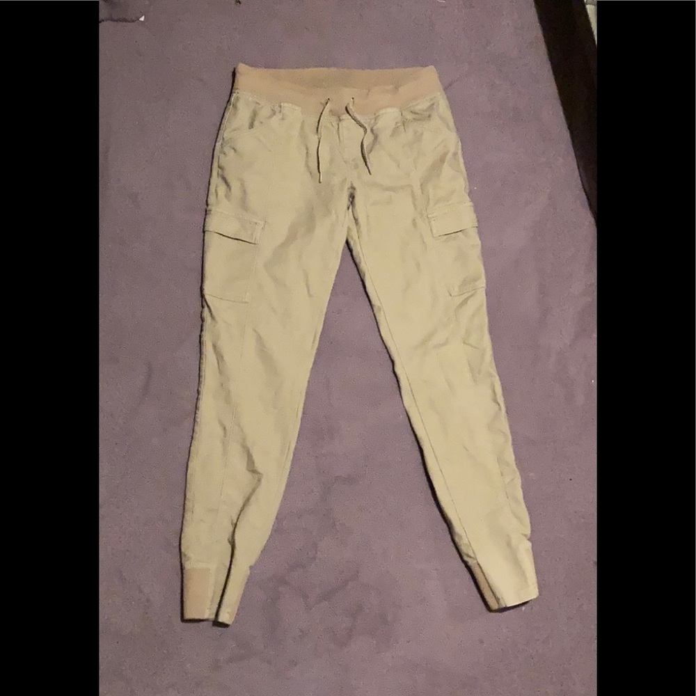 The North Face, women’s size 8, khaki cargo skinny joggers with drawstring